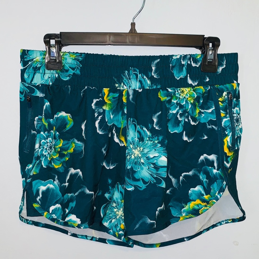 NWOT Avia Pocket Zip Floral Shorts with Lining